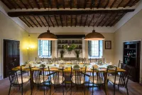 Stunning Villa: 24 guests, private SwimmingPool Hotels in Sovicille