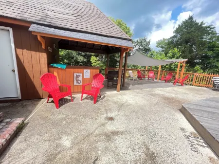 Falls of Rough Motel