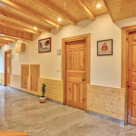Manali Manor