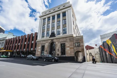 Deluxe Inner-City Apartment on Moray