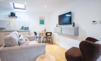 Flat 2 - 1 Bedroom Apartment - Tenby