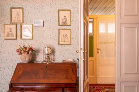 Elegante Rifugio Sul Lago by Wonderful Italy Отели рядом с достопримечательностью «Villa Balbiano»