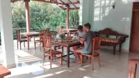Rekawa Village Hotel Hotels in Ranna