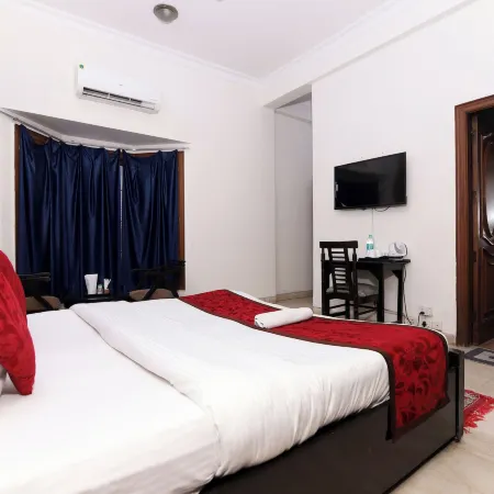 Hotel Ashray Noida