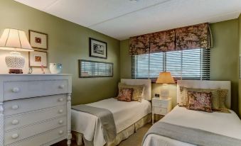 Oceanfront Beach Escape Condo with WiFi by RedAwning