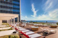 Brut Seafront Hotel by Sunday - Ramah Hewan Peliharaan