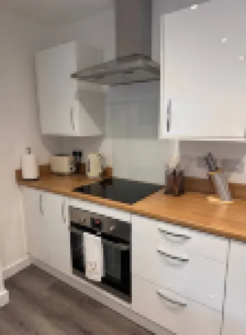 Hull 1-Bed Apt Sleeps 4 with Wi-Fi