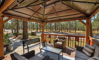 88 Acres Cottage in Big Bear w HotTub