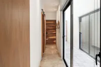 억셰 바이 안디아니 트래블