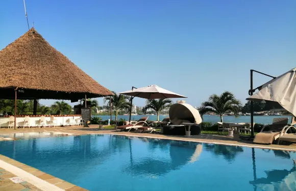 城市藍溪邊酒店和套房