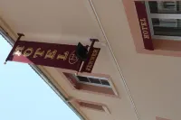 Hotel Jenner - Cho phép mang theo thú cưng