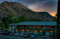 Bayshore Inn & Spa - Parking