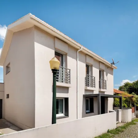Aguda1 · Aguda's Family House 4Bd, Parking, BBQ