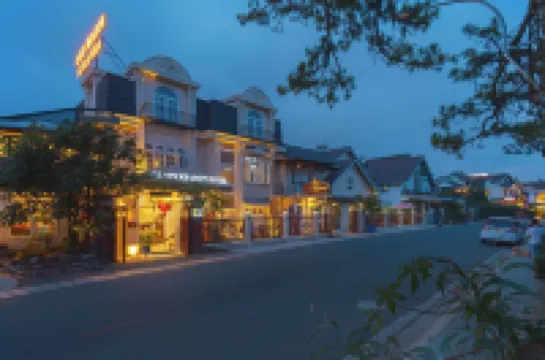 グリーン メドウ セントラル ダーラット - オテル クレイジーハウス周辺のホテル