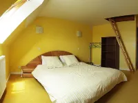Les Chambres du Sillon Hotels in Treguier