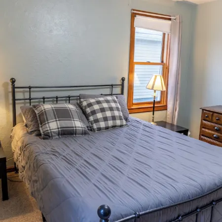 Quaint home in Oak Hill, Conveniently Located.