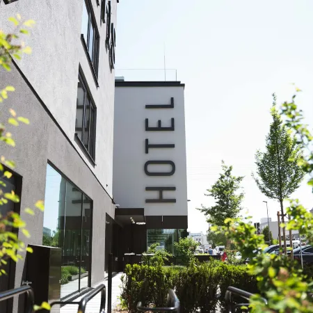 Grefis Hotel Отели рядом с достопримечательностью «Железнодорожный вокзал Мюнхен-Фрайхам»