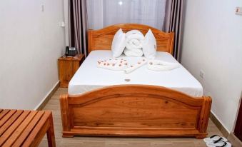 Wooden Haven Hotel