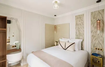 A FRENCH GRANDEUR NEAR HISTORIC MARAIS & RENOWNED LOUVRE MUSEUM - 5 BEDROOM 파리 호텔