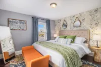 GAME DAY Haven: Sleeps 10, Near Notre Dame & DT!