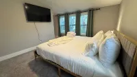 Midnight Sanctuary at Mystic Falls - 3 Bed 2.5 BA Home 1 mi to Covington Square