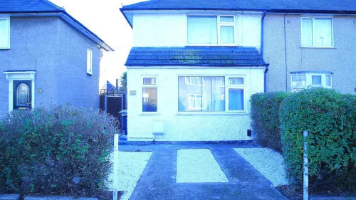 A Modern, Comfy Newly Remodeled 2Bd House Hotels in Dagenham