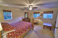 Reservation Never Needed! Private Home with Stunning Half Dome & El Cap Views! Hotels near Yosemite Falls