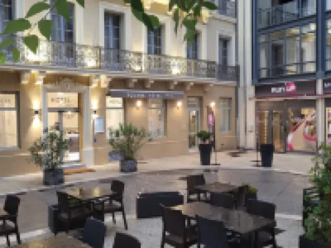 Square Hotel Hoteles en Nimes