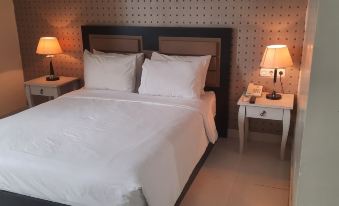 Anaya Hotel and Ballroom
