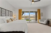 Luxury 3-bedroom Retreat with Gorgeous Heated Pool - Spring Training, Golf & PIR