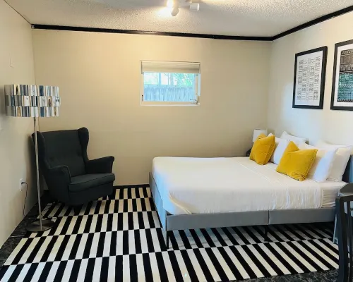 Cozy suite with separate entrance. Hotels in New Port Richey