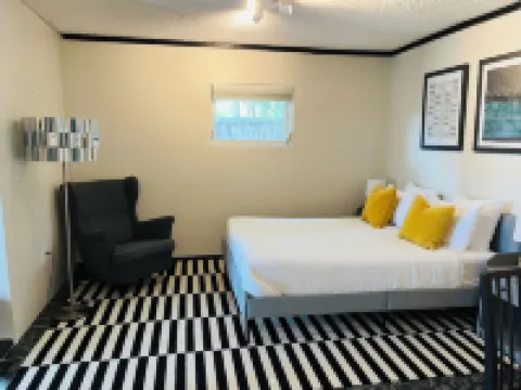 Cozy suite with separate entrance.