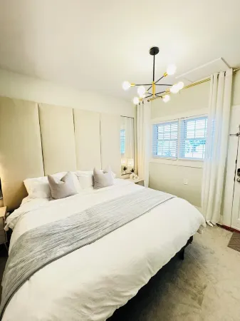 Downtown Suite-Walk to Eat-Easy Park-Smart TV-Wifi