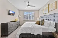 Elegant 1Br King Suite Close to DT w Fast Wifi - parking