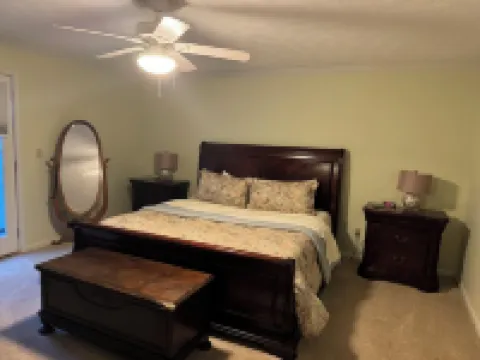 Charming 3 bed house nestled in the woods at the base of Mt Alto.