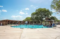 Camp Fimfo Waco - piscine