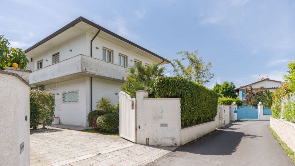 White Home