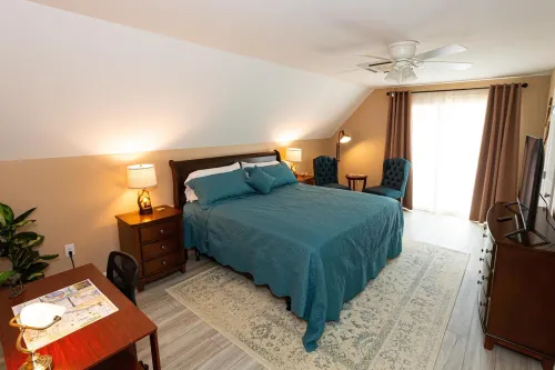 Welcome to Twin Creeks. A brand-new Chalet with hot tub,WiFi, and AC on 32 acres