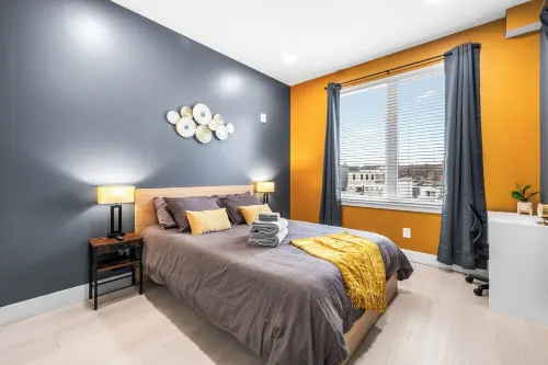 Charming 2-bedroom apartment with WiFi AC in Fells Point, MD