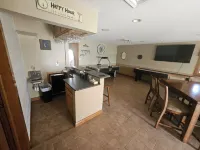 Irish Lakefront, Hot Tub! Pets, Dock, Fishing, Kayaks, Ice Fishing, Hunting! - 4성급