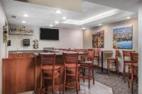 AmericInn by Wyndham Winona - bar