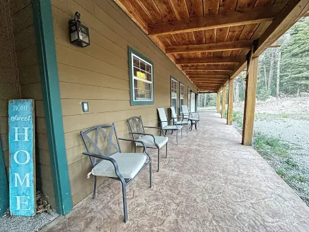 Corina's Grace Way Lodge