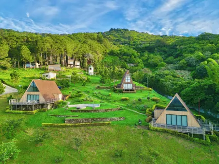 VIU Boutique Cabins Отели рядом с достопримечательностью «Парк Панчо Лара»