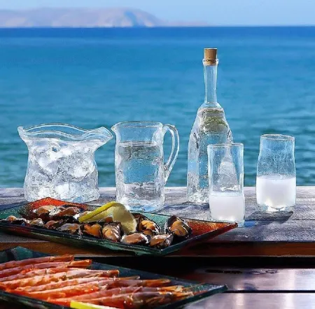 Kokkini Hani: Beautiful apartment for 1-4 persons, 150 meters from the  beach.