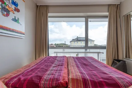 Wonderful view for 4 people 100 m from the main beach