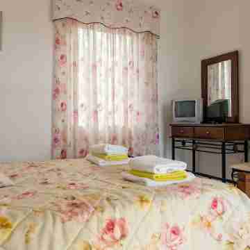 BREATHTAKING VIEW  HOME NEAR BEACH- WITH WII-FI AND PRIVATE POOL Rooms