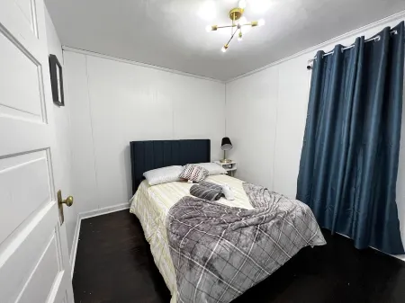 5 Mins to Niagara Falls! Cozy home with parking and pet friendly! Отели рядом с достопримечательностью «Парк штата Форт Ниагара»