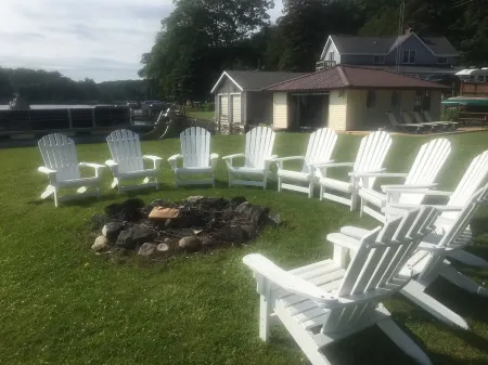 The Bunkalow Lakefront Compound w Lifts for Your Speed Boat & Tritoon