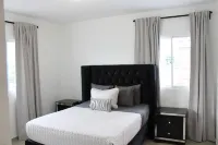 Deluxe 3BD gated Apt near Colegio Iberia with pool Hotel di 