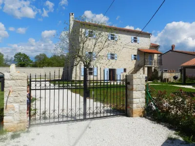 Rare stunning original converted Istrian stone villa. 5 rooms. 14pax